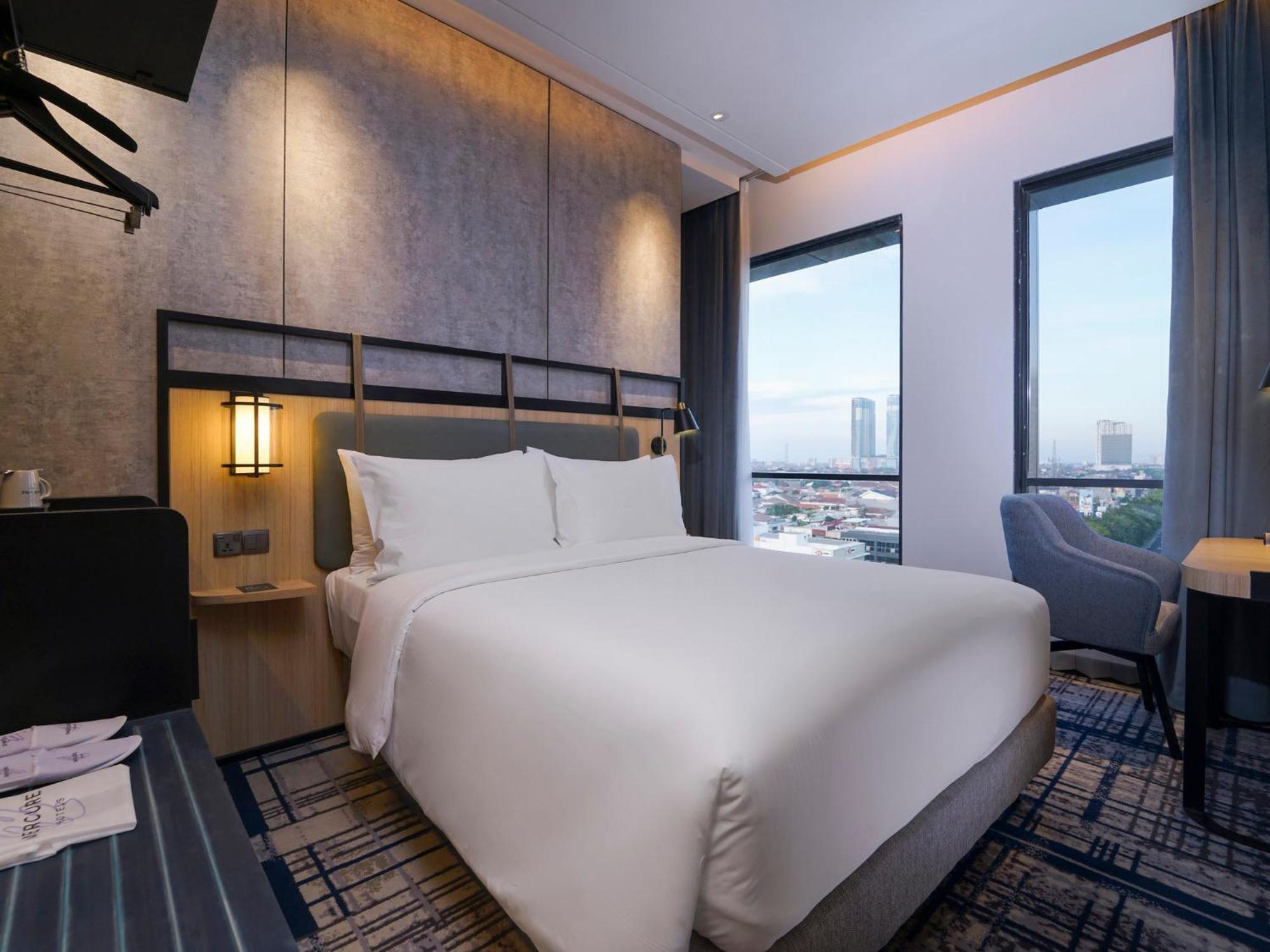Mercure Surabaya Manyar Exterior photo