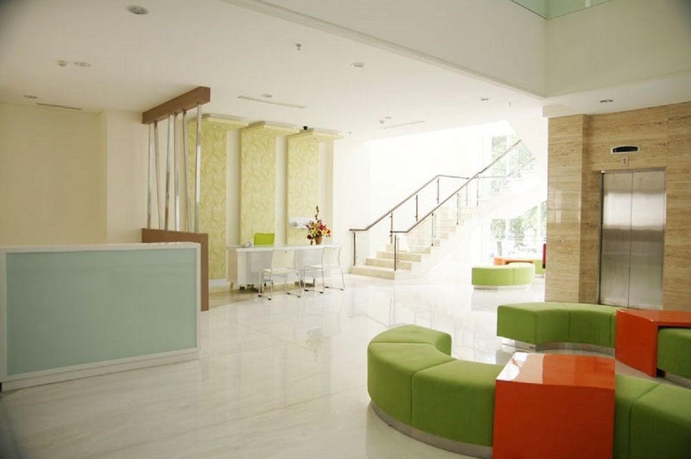 Mercure Surabaya Manyar Exterior photo